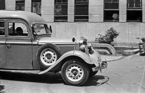 33-1a 023-32 1933 Dodge DP Six(改）.jpg